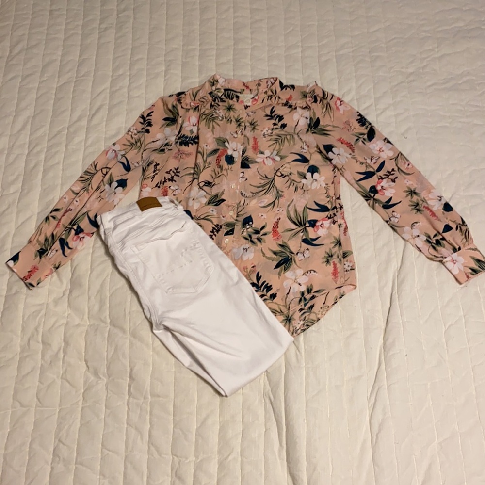 Kate Spade Floral Button Down Blouse. Size small.